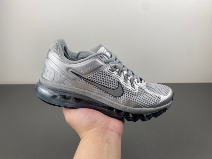 NK Air Max 2013 Goes Full Metalli HQ3025-001
