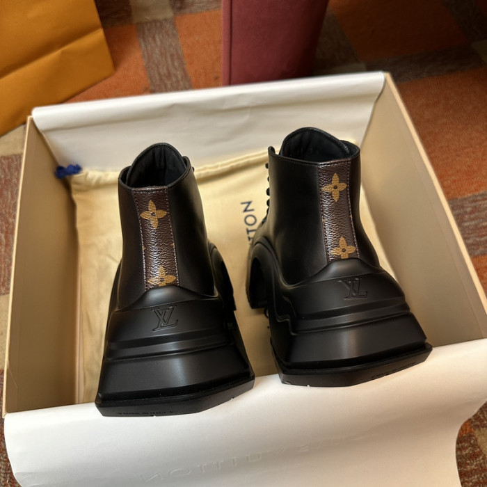 L&V SNEAKERS