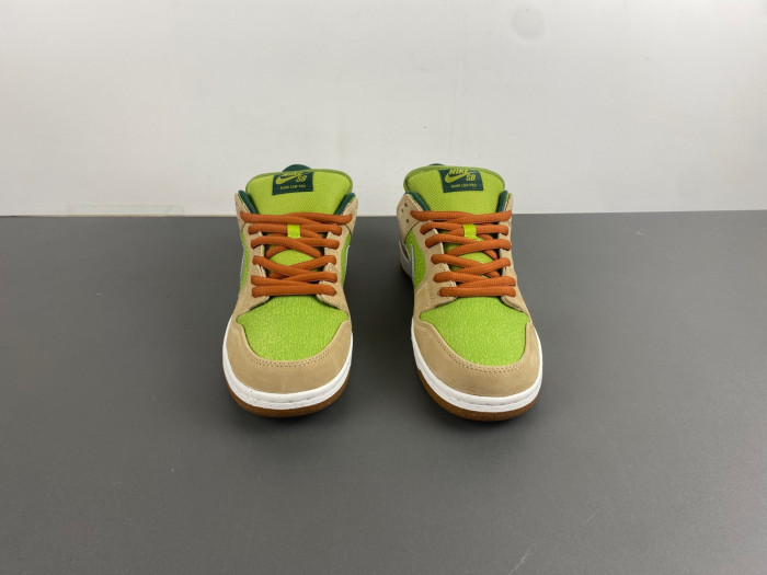 Nike SB Dunk Low “Escargot” FQ7585-200