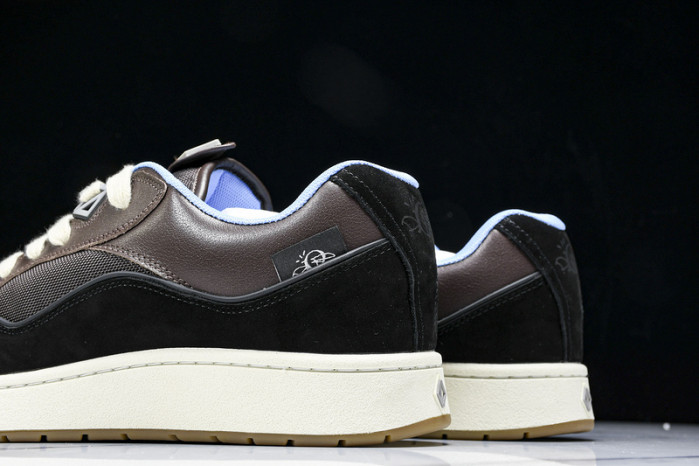 D designer sneaker