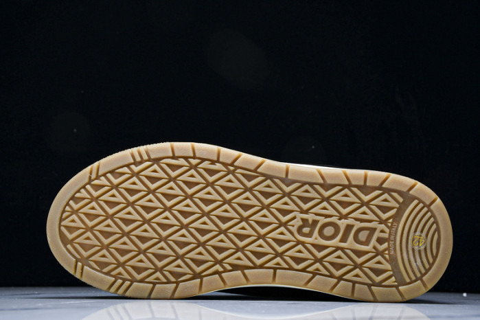 D designer sneaker