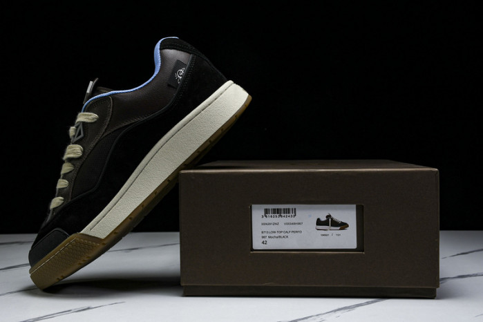 D designer sneaker