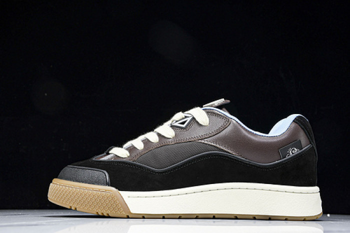 D designer sneaker