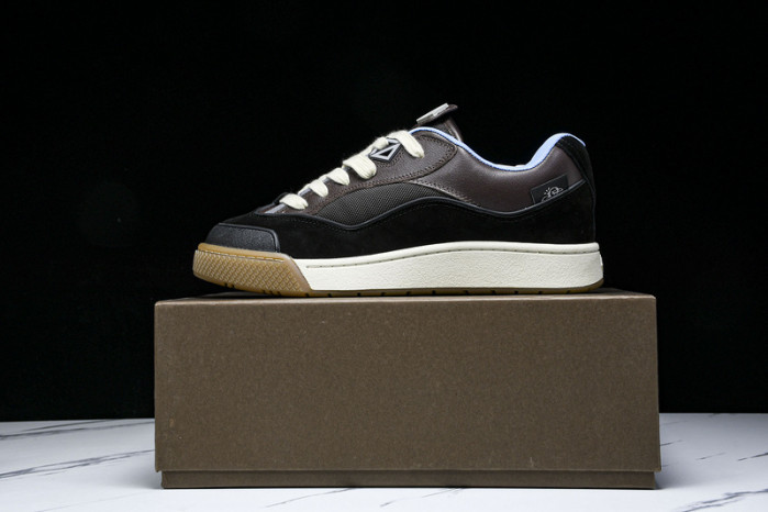 D designer sneaker