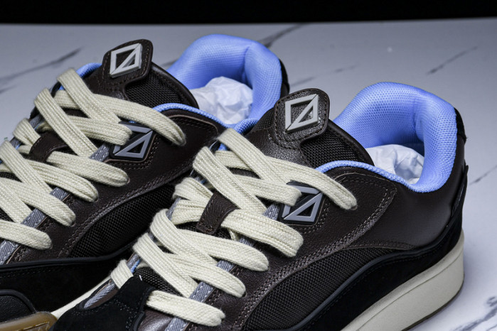 D designer sneaker