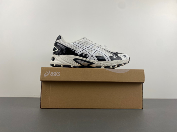 As*ic*ss shoes