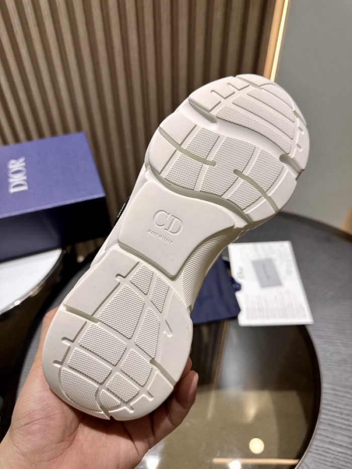 DI*O*R B22 PANKICK