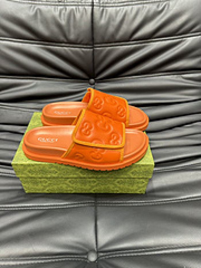 G DESIGNER SLIPPERS