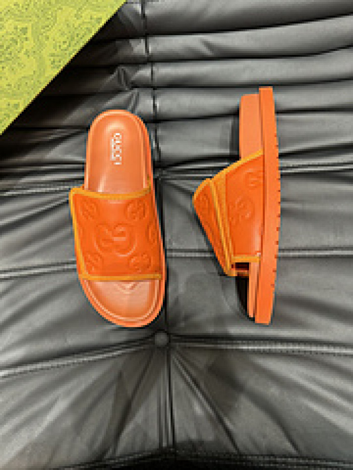 G DESIGNER SLIPPERS