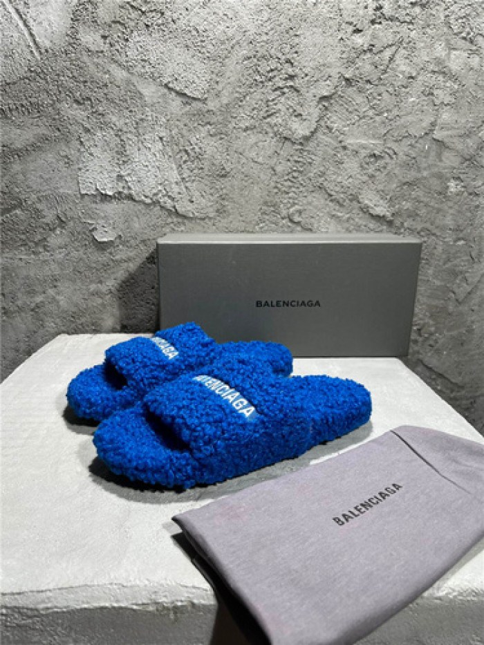 BLEN DESIGNER SLIPPERS