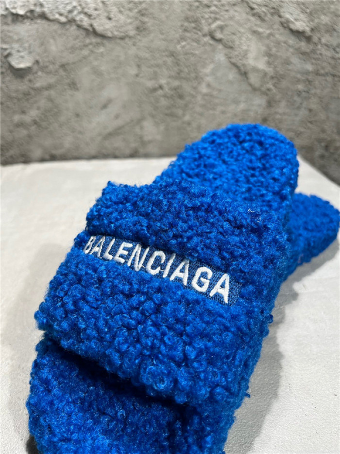 BLEN DESIGNER SLIPPERS