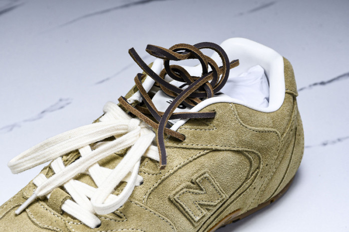 New Balance Miu
