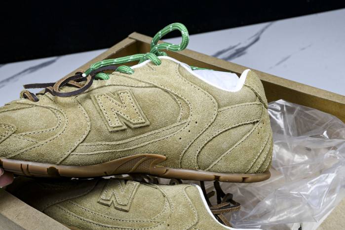 New Balance Miu