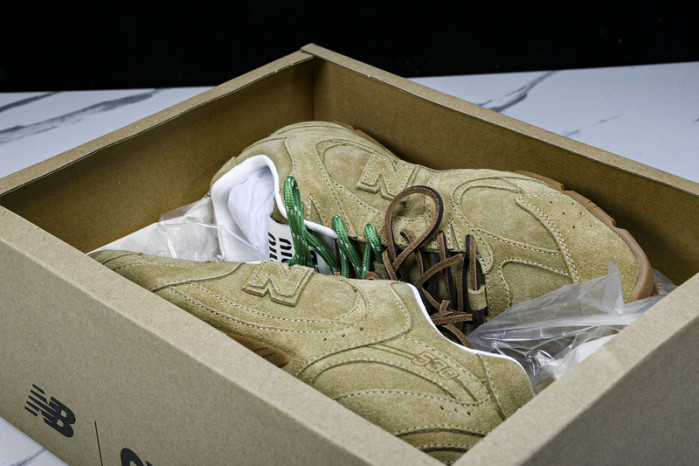 New Balance Miu