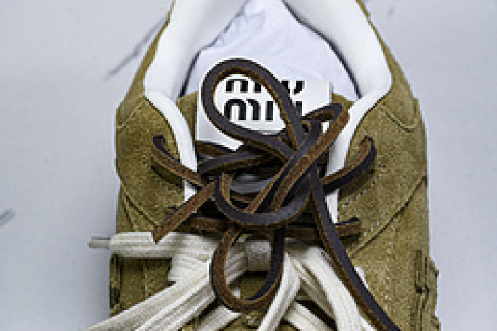 New Balance Miu