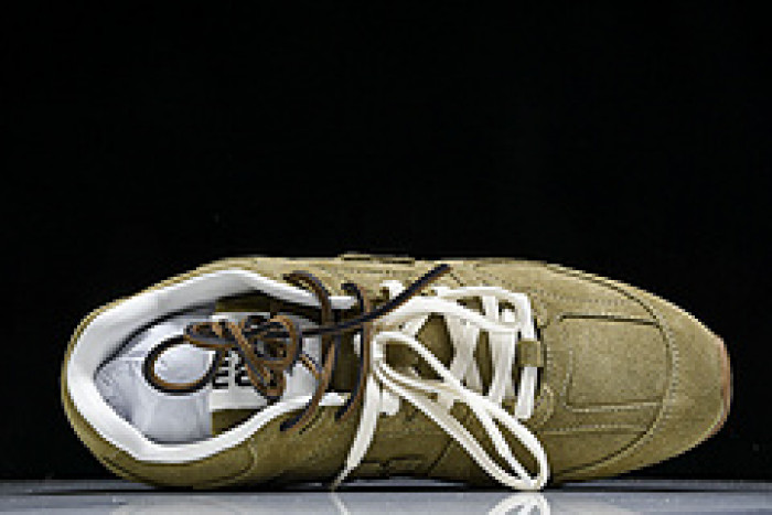 New Balance Miu