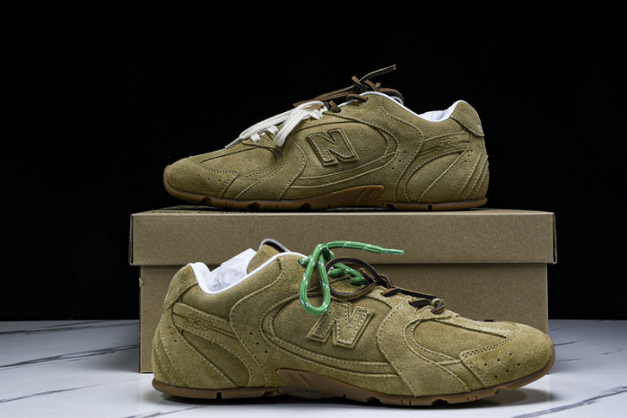 New Balance Miu