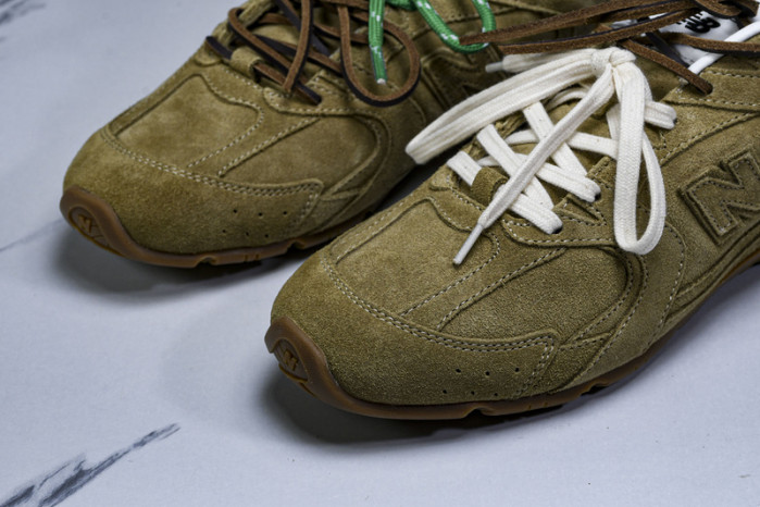 New Balance Miu