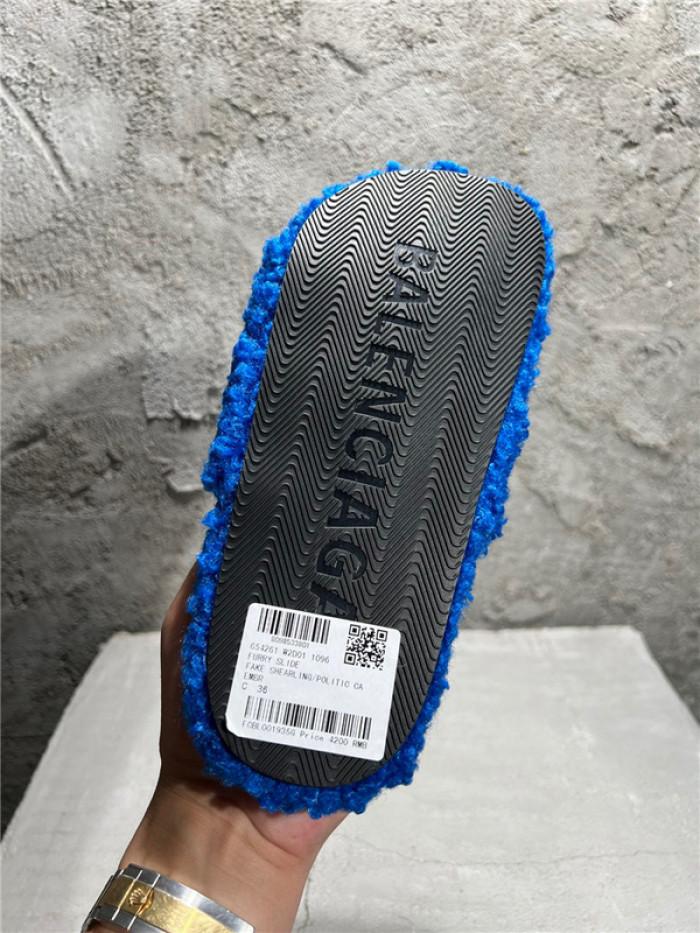 BLEN DESIGNER SLIPPERS