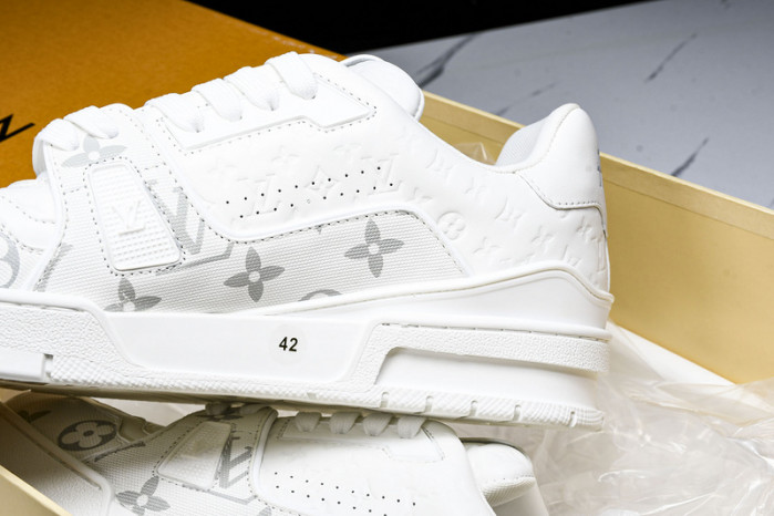 L&V SNEAKERS