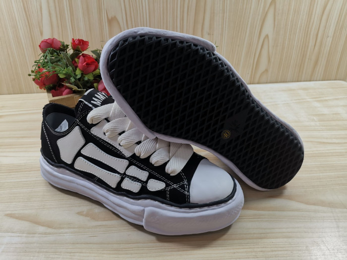 AM1R1 SNEAKERS