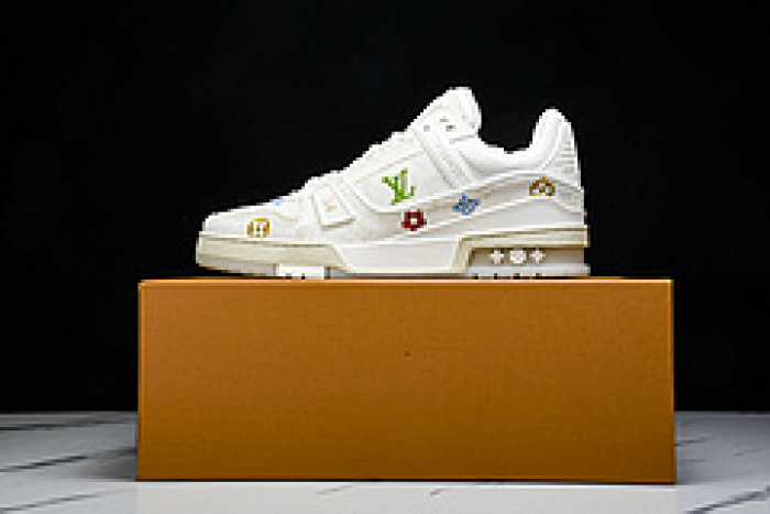 L&V SNEAKERS