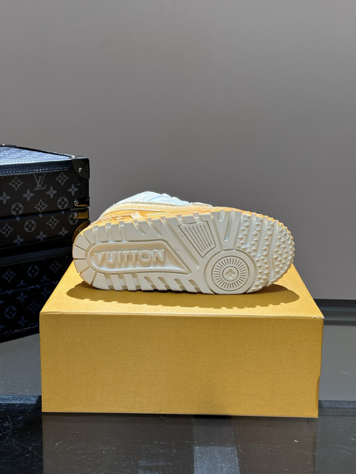 L&V SNEAKERS