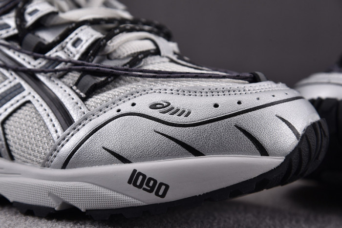 As*ic*ss shoes