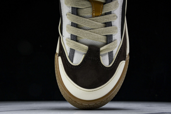 D designer sneaker