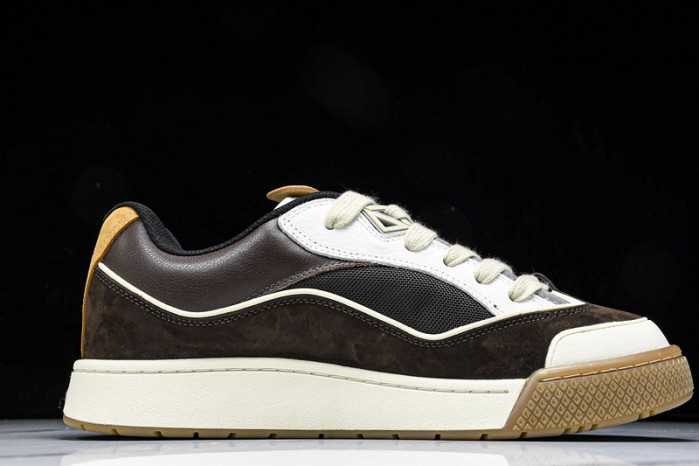 D designer sneaker