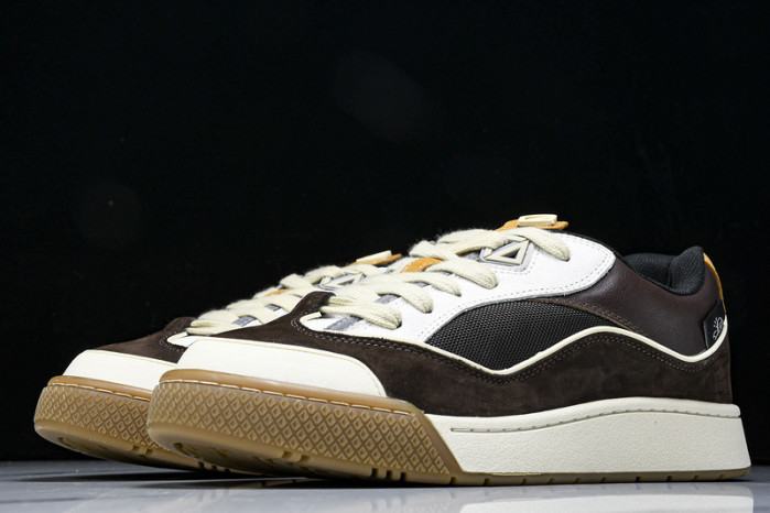 D designer sneaker