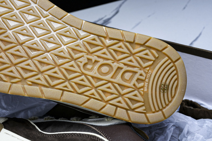 D designer sneaker