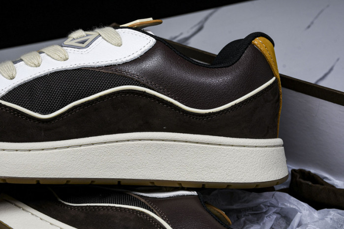 D designer sneaker