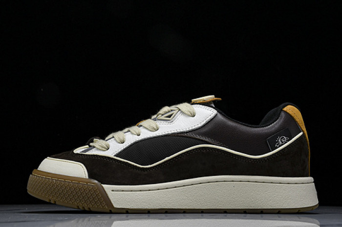 D designer sneaker