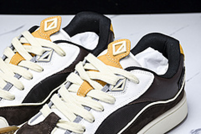 D designer sneaker