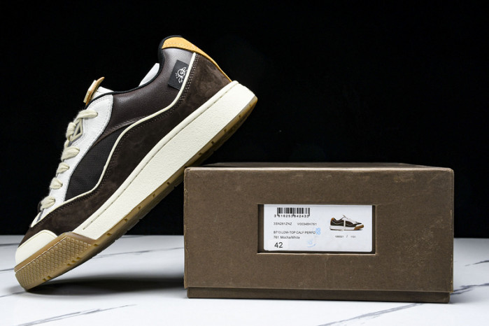 D designer sneaker