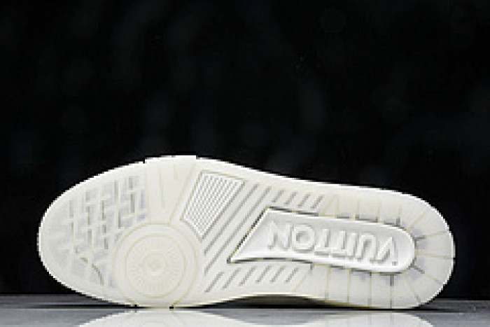 L&V SNEAKERS