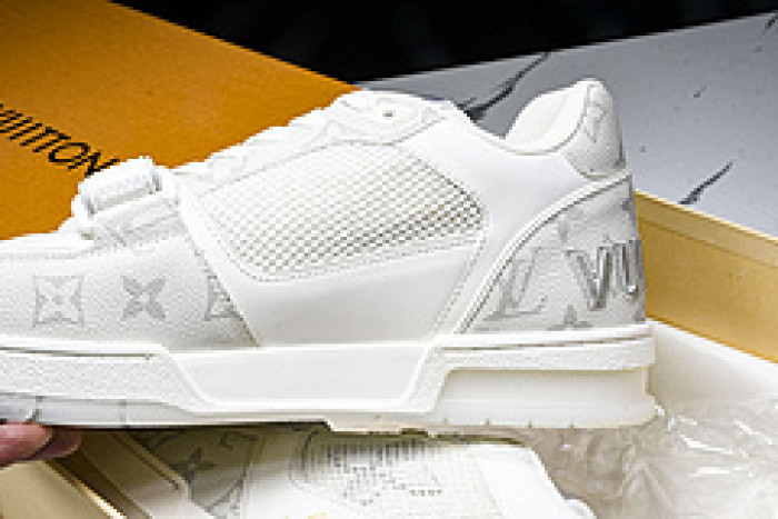 L&V SNEAKERS