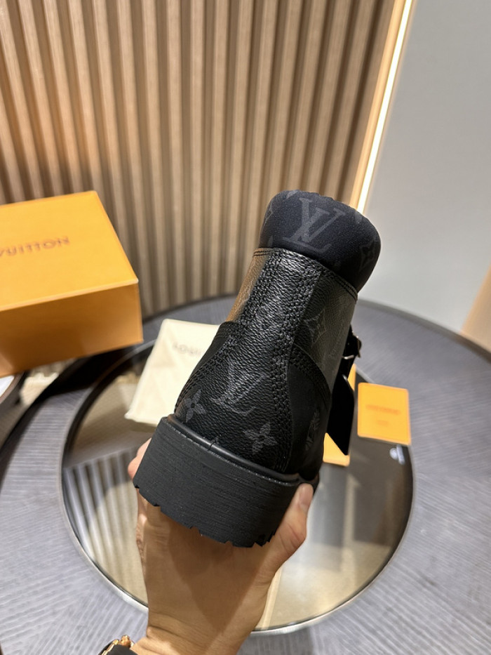 L&V SNEAKERS