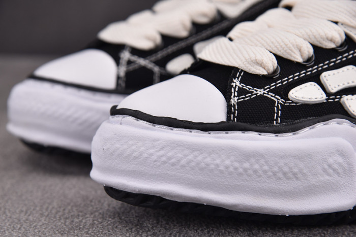 AM1R1 SNEAKERS