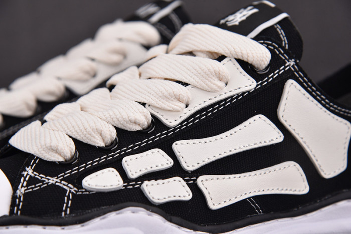AM1R1 SNEAKERS