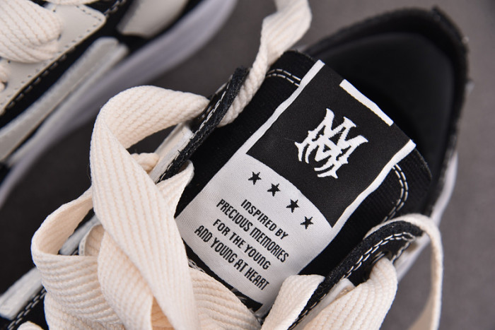 AM1R1 SNEAKERS