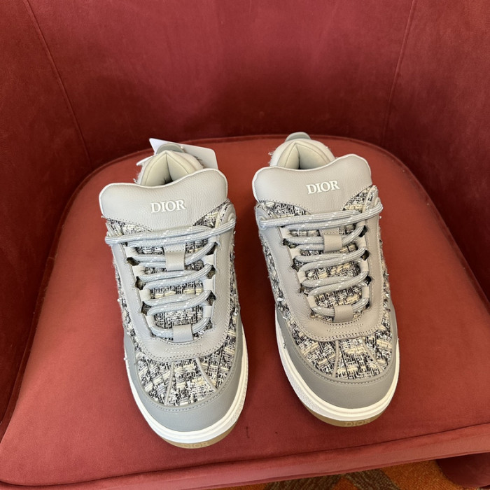 D designer sneaker