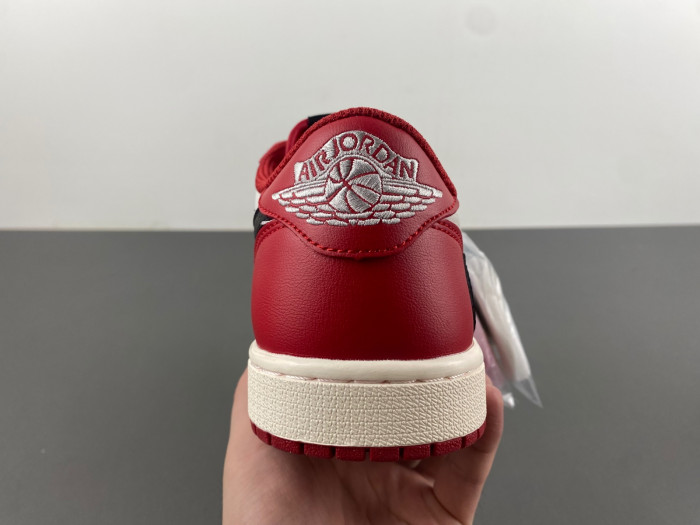 Travis Scott x Air Jordan DZ4137-700