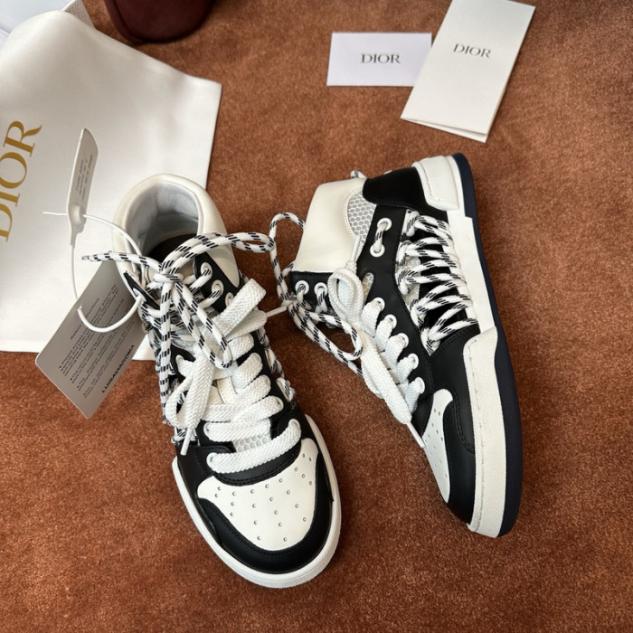D designer sneaker
