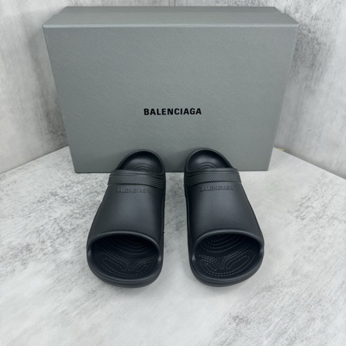BLEN DESIGNER SLIPPERS